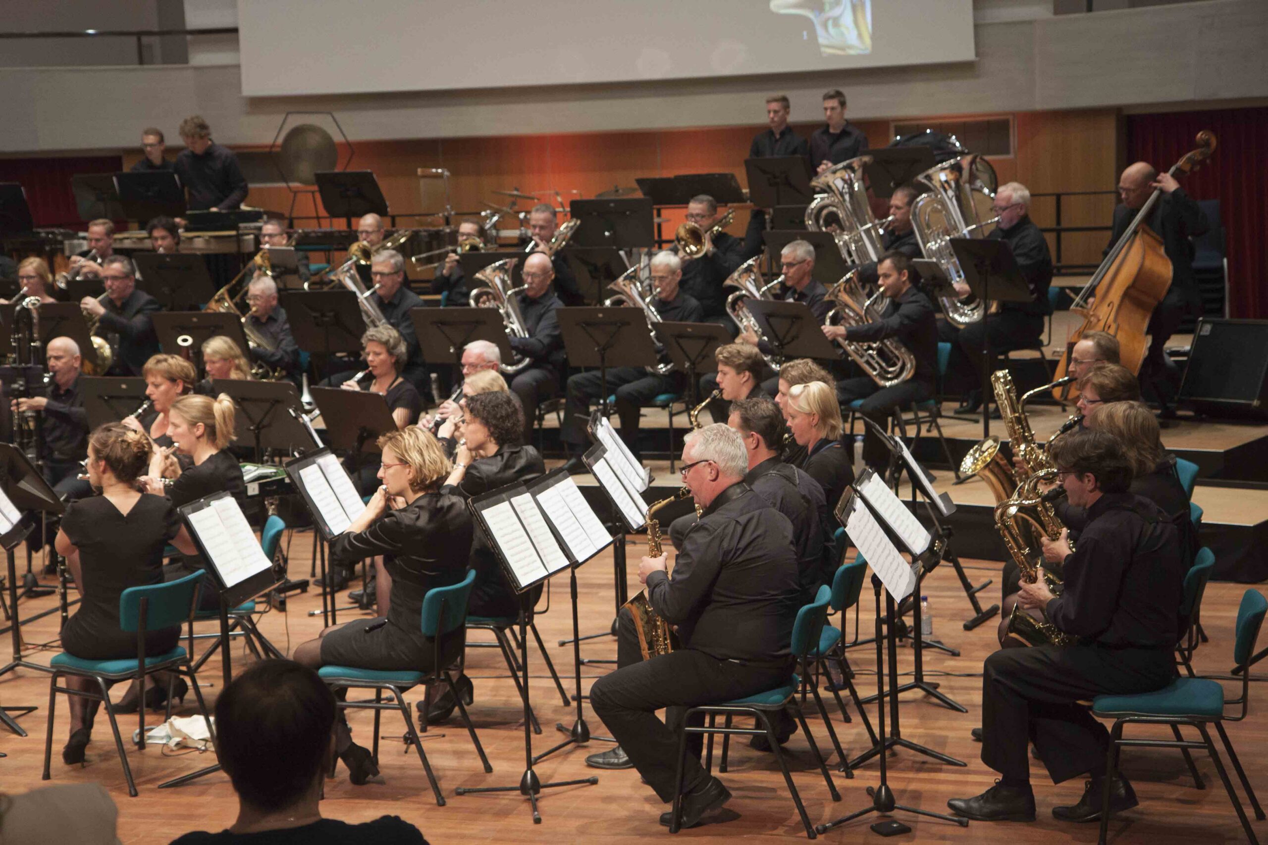 Groot Harmonieorkest tijdens een concert